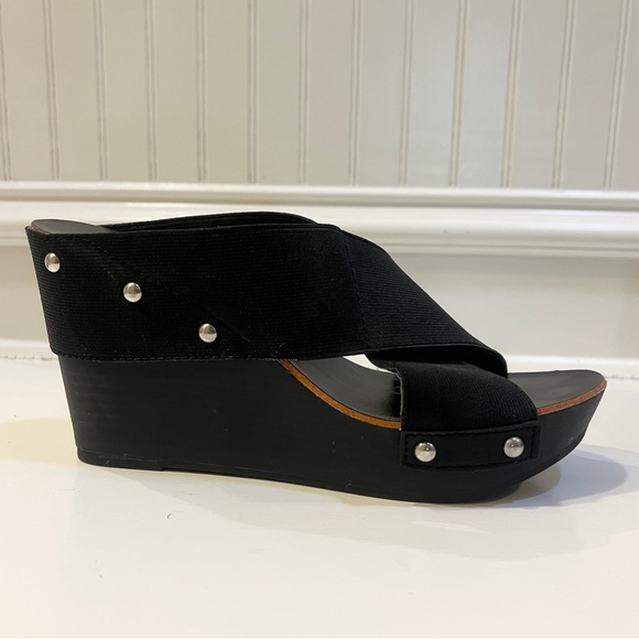 Rocket Dog Wedge Sandals - Picture 2 of 9